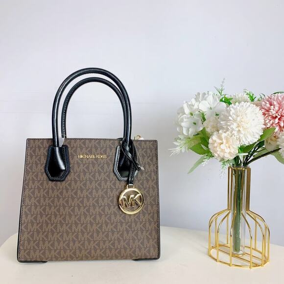 Michael Kors 35H3GM9M2B Mercer Medium Messenger Logo Signature Bag IN BLACK - Picture 1 of 8